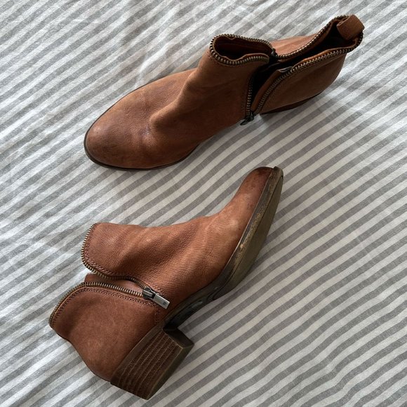 LUCKY BRAND Tan Suede Ankle Booties, size 9.5 - Picture 2 of 3